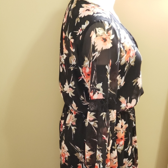 Dress - Picture 2 of 4